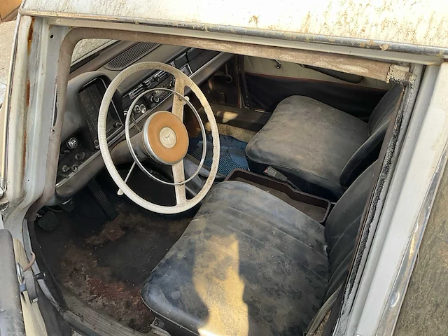 1967 mercedes-benz 200 project - afbeelding 13 van  13