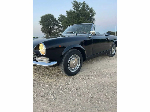 1968 fiat 124 sport oldtimer - afbeelding 13 van  19