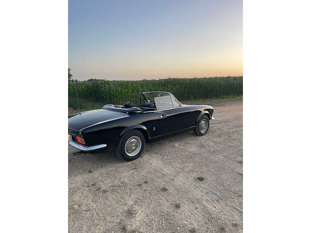 1968 fiat 124 sport oldtimer - afbeelding 17 van  19