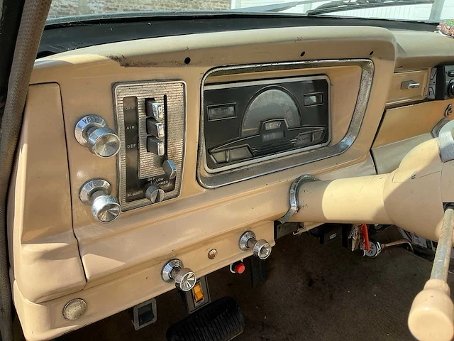 1968 jeep wagoneer oldtimer - afbeelding 17 van  84