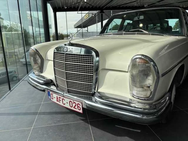 1969 mercedes-benz 280se oldtimer - afbeelding 9 van  19