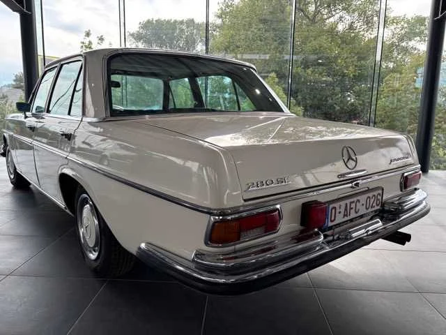 1969 mercedes-benz 280se oldtimer - afbeelding 15 van  19