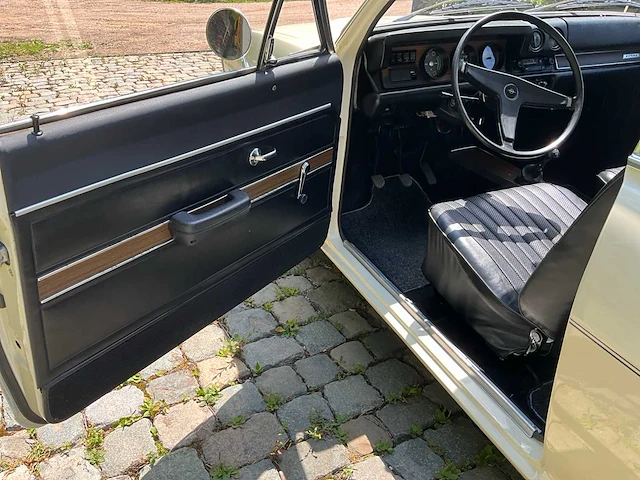 1970 opel olympia oldtimer - afbeelding 24 van  71