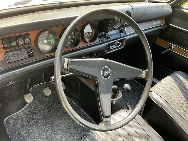 1970 opel olympia oldtimer - afbeelding 27 van  71