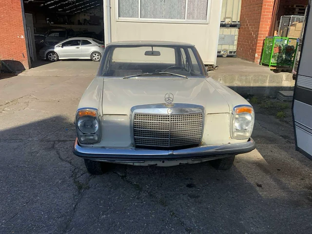 1971 mercedes-benz 220 d 18 oldtimer - afbeelding 8 van  15