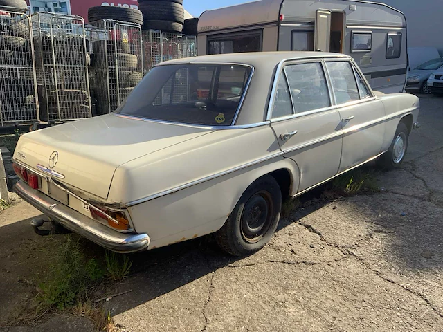 1971 mercedes-benz 220 d 18 oldtimer - afbeelding 10 van  15