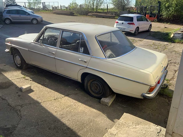 1971 mercedes-benz 220 d 18 oldtimer - afbeelding 11 van  15