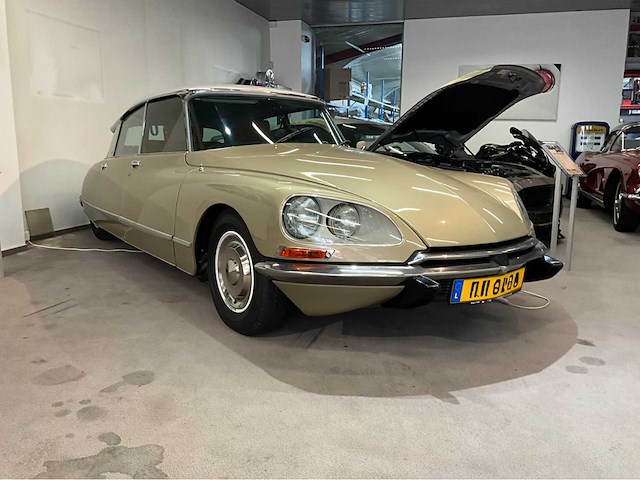 1972 citroën ds 21 i vintage auto's > 15 - afbeelding 12 van  37