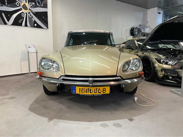 1972 citroën ds 21 i vintage auto's > 15 - afbeelding 23 van  37