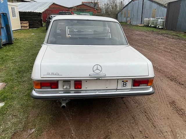 1973 mercedes-benz 230/8 oldtimer - afbeelding 18 van  21