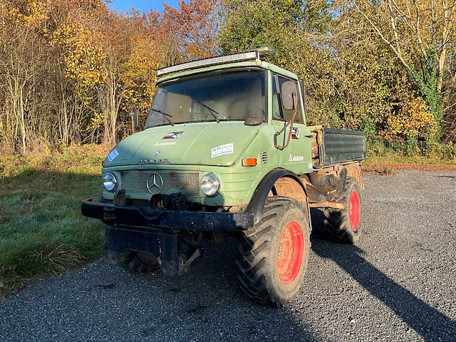 1973 mercedes unimog 406 vrachtwagen - afbeelding 1 van  44