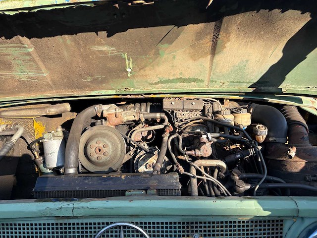 1973 mercedes unimog 406 vrachtwagen - afbeelding 19 van  44