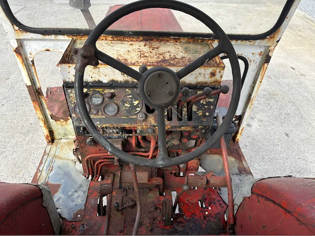 1974 belarus t40 oldtimer tractor - afbeelding 2 van  14