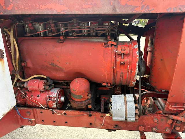1974 belarus t40 oldtimer tractor - afbeelding 12 van  14