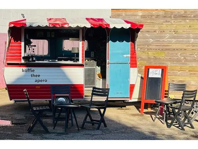 1974 chateau 320 foodtruck - afbeelding 1 van  66