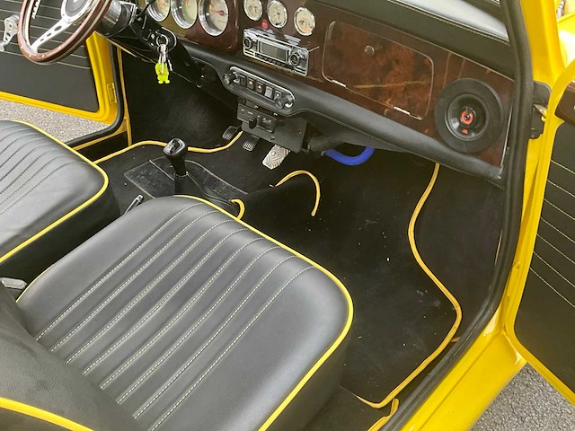 1974 leyland 1000 oldtimer - afbeelding 32 van  45