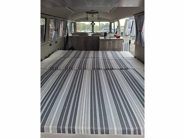 1974 volkswagen t1 camper oldtimer - afbeelding 27 van  51