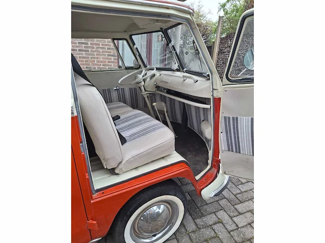 1974 volkswagen t1 camper oldtimer - afbeelding 33 van  51