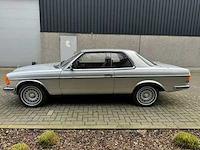 1977 mercedes 280c - oldtimer - afbeelding 12 van  19