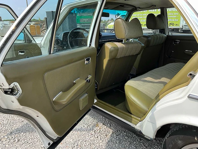 1978 mercedes-benz 200 oldtimer - afbeelding 3 van  29