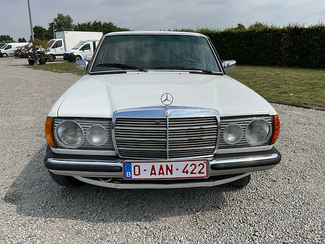 1978 mercedes-benz 200 oldtimer - afbeelding 28 van  29