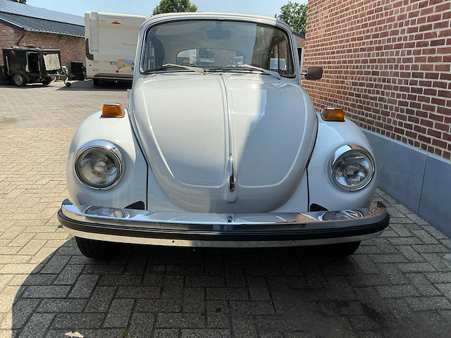 1978 volkswagen cabrio kever 1.6 injectie white edition karmann oldtimer cabrio - afbeelding 40 van  42