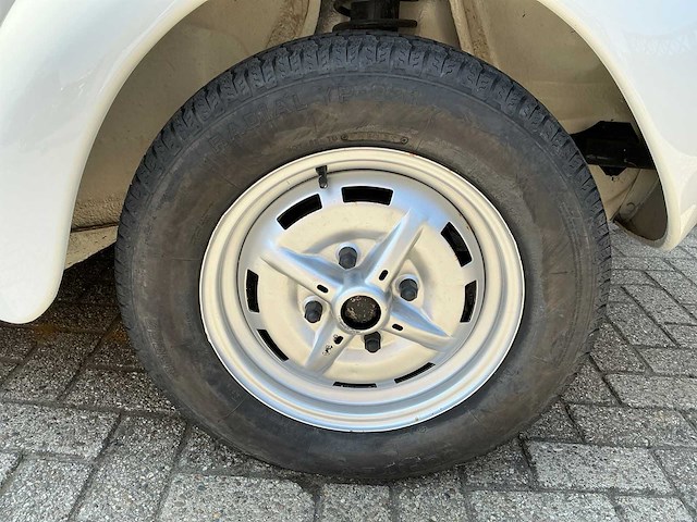 1978 volkswagen cabrio kever 1.6 injectie white edition karmann oldtimer - afbeelding 8 van  42