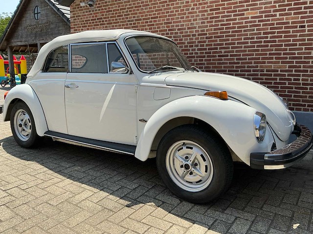 1978 volkswagen cabrio kever 1.6 injectie white edition karmann oldtimer - afbeelding 23 van  42