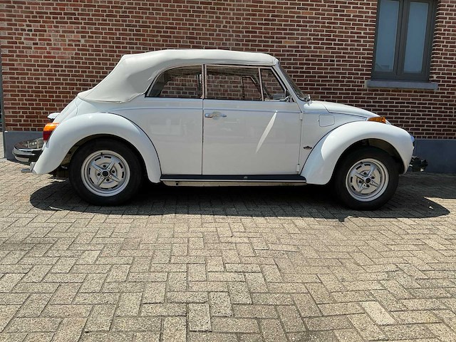 1978 volkswagen cabrio kever 1.6 injectie white edition karmann oldtimer - afbeelding 34 van  42