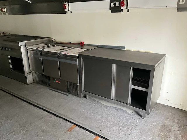 1979 latre oplegger met volledig keuken inbouw - afbeelding 39 van  90
