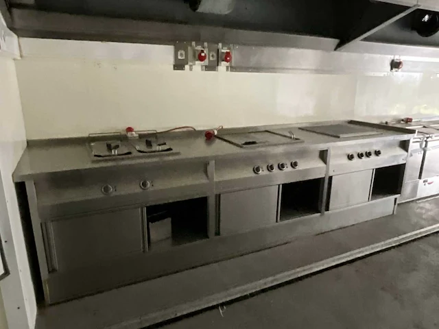 1979 latre oplegger met volledig keuken inbouw - afbeelding 43 van  90