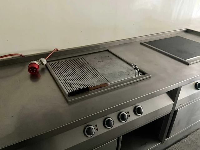 1979 latre oplegger met volledig keuken inbouw - afbeelding 46 van  90