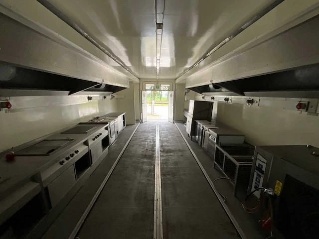 1979 latre oplegger met volledig keuken inbouw - afbeelding 68 van  90