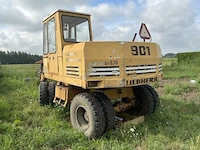 1979 liebherr a901 banden graafmachine - afbeelding 23 van  32