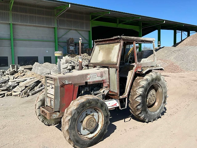 1979 massey ferguson mf 274 oldtimer tractor - afbeelding 1 van  24