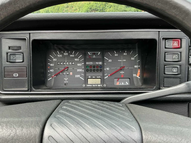 1980 - volkswagen golf 1 cabrio - afbeelding 14 van  45