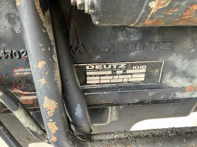 1981 deutz d6807a 4wd landbouwtractor - afbeelding 27 van  35