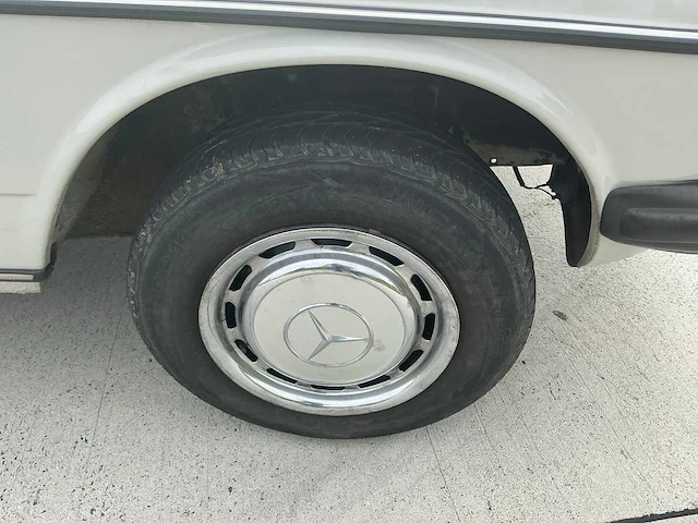 1982 mercedes benz w123 2.0l diesel oldtimer - afbeelding 4 van  68