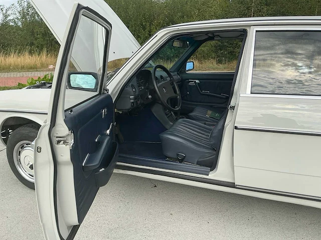 1982 mercedes benz w123 2.0l diesel oldtimer - afbeelding 5 van  68