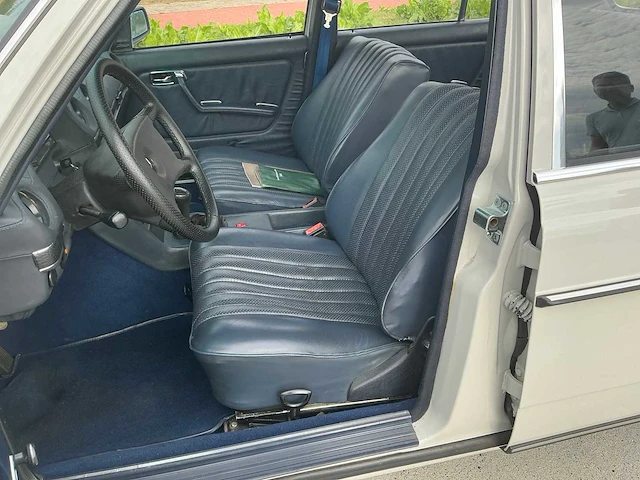 1982 mercedes benz w123 2.0l diesel oldtimer - afbeelding 8 van  68