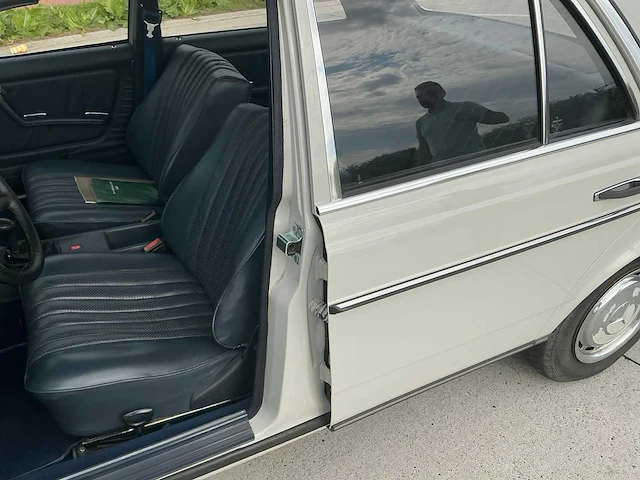 1982 mercedes benz w123 2.0l diesel oldtimer - afbeelding 10 van  68