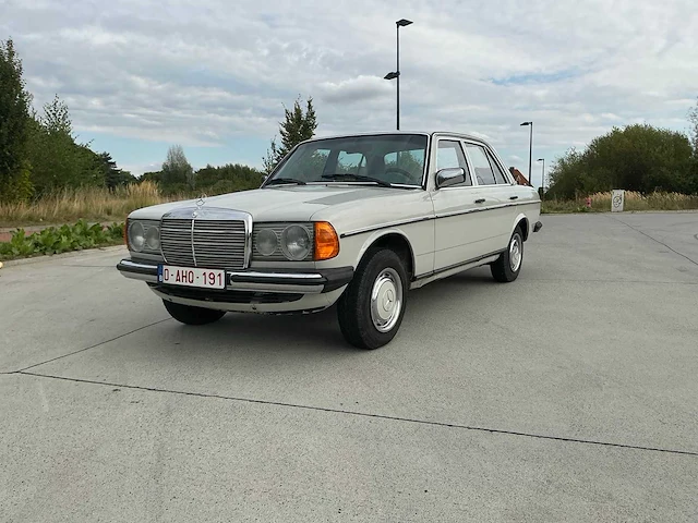 1982 mercedes benz w123 2.0l diesel oldtimer - afbeelding 1 van  68