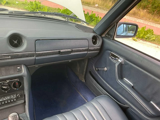 1982 mercedes benz w123 2.0l diesel oldtimer - afbeelding 15 van  68