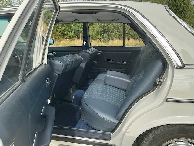 1982 mercedes benz w123 2.0l diesel oldtimer - afbeelding 21 van  68