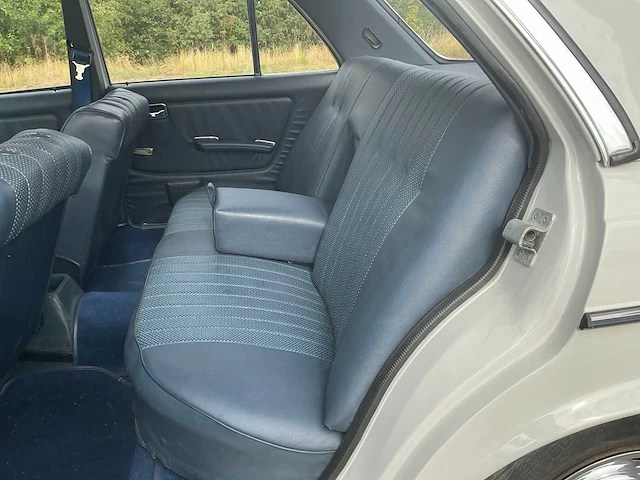1982 mercedes benz w123 2.0l diesel oldtimer - afbeelding 25 van  68