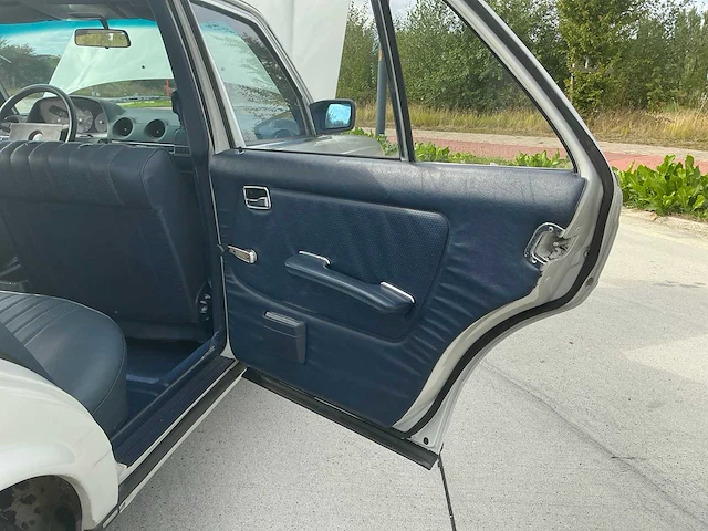 1982 mercedes benz w123 2.0l diesel oldtimer - afbeelding 31 van  68
