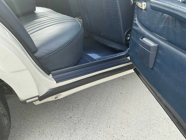 1982 mercedes benz w123 2.0l diesel oldtimer - afbeelding 32 van  68