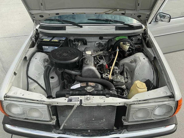 1982 mercedes benz w123 2.0l diesel oldtimer - afbeelding 39 van  68