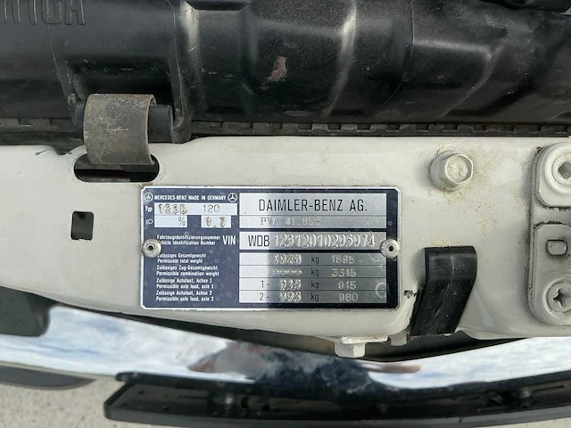 1982 mercedes benz w123 2.0l diesel oldtimer - afbeelding 40 van  68