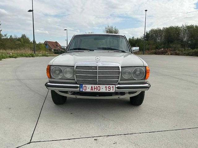 1982 mercedes benz w123 2.0l diesel oldtimer - afbeelding 67 van  68